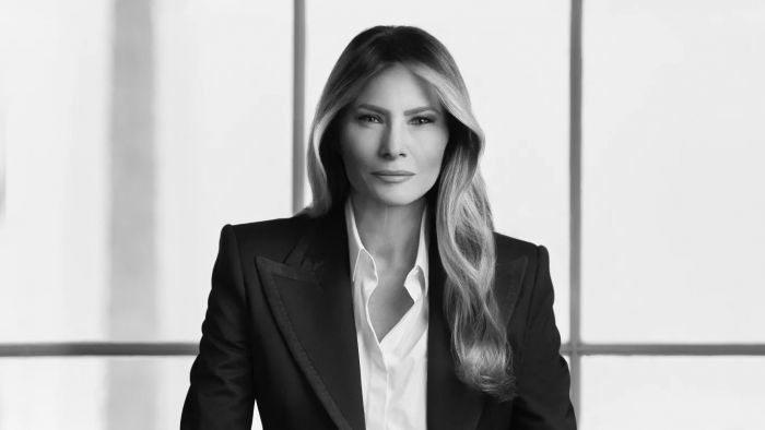 melania-trump-cesta-zo-slovinska-do-bieleho-domu-novy-oficialny-portret